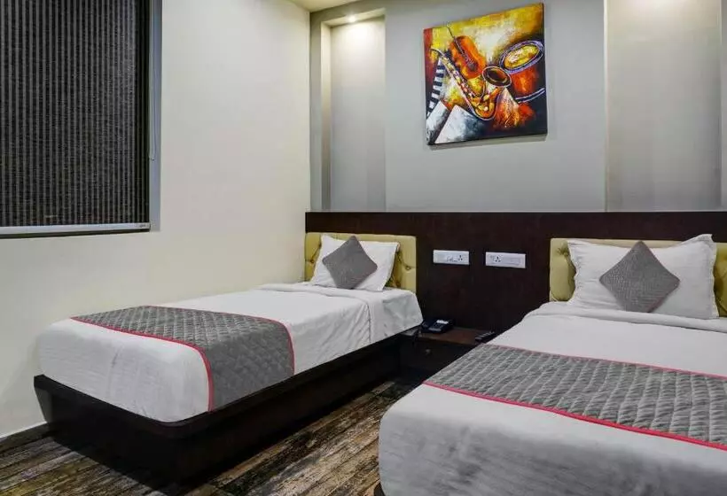 Townhouse 1199 Hotel Dev S Inn By Cj