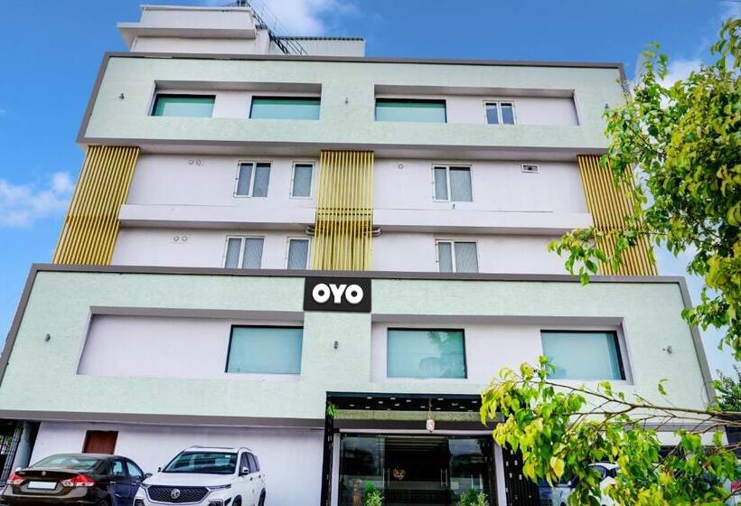 Townhouse 1199 Hotel Dev S Inn By Cj