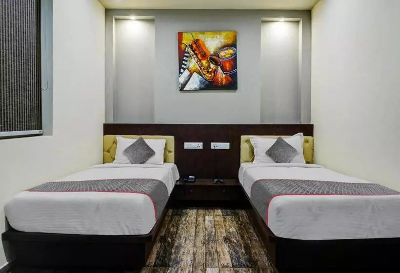 Townhouse 1199 Hotel Dev S Inn By Cj