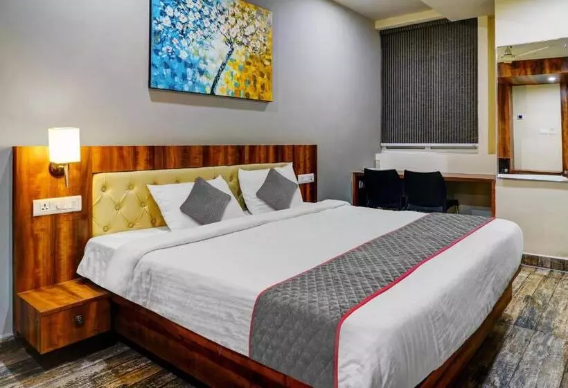 Townhouse 1199 Hotel Dev S Inn By Cj