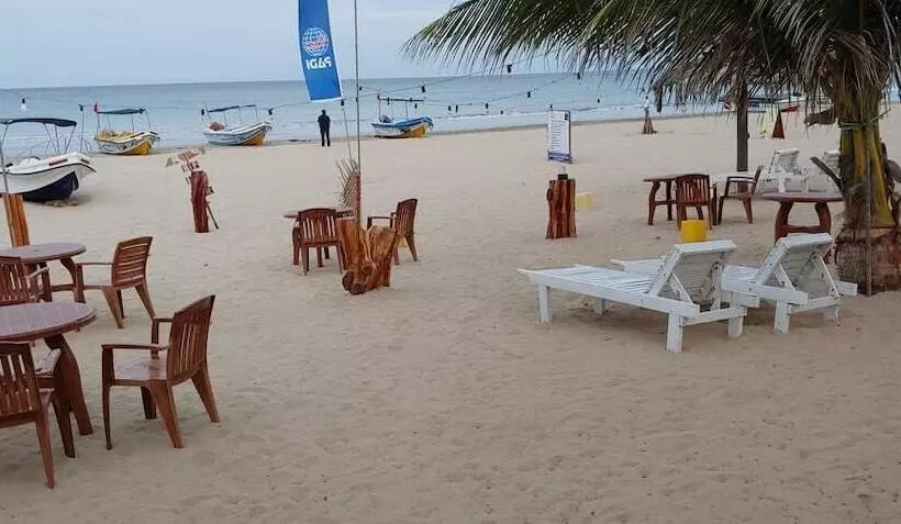هتل Anandas Beach Resort