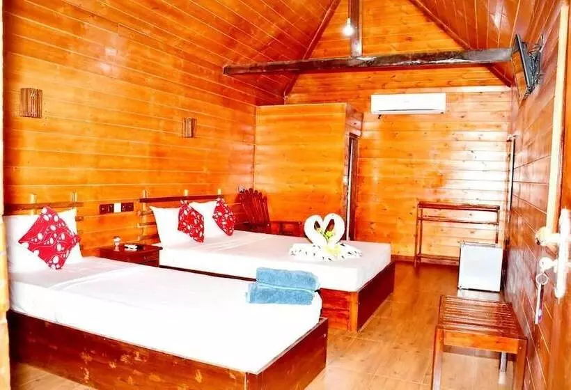 هتل Anandas Beach Resort