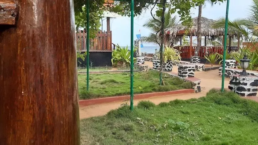 هتل Anandas Beach Resort