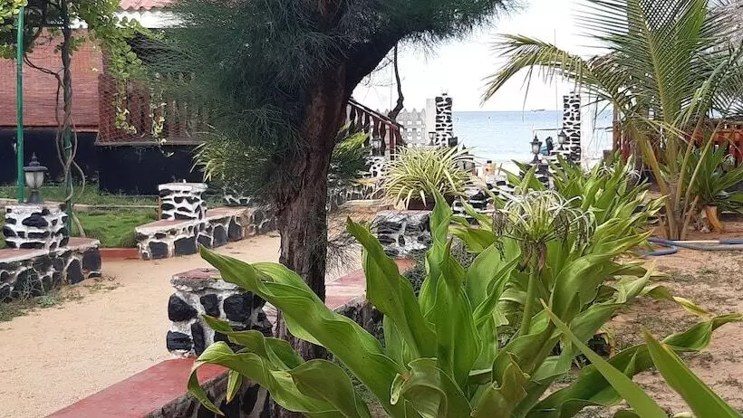 هتل Anandas Beach Resort