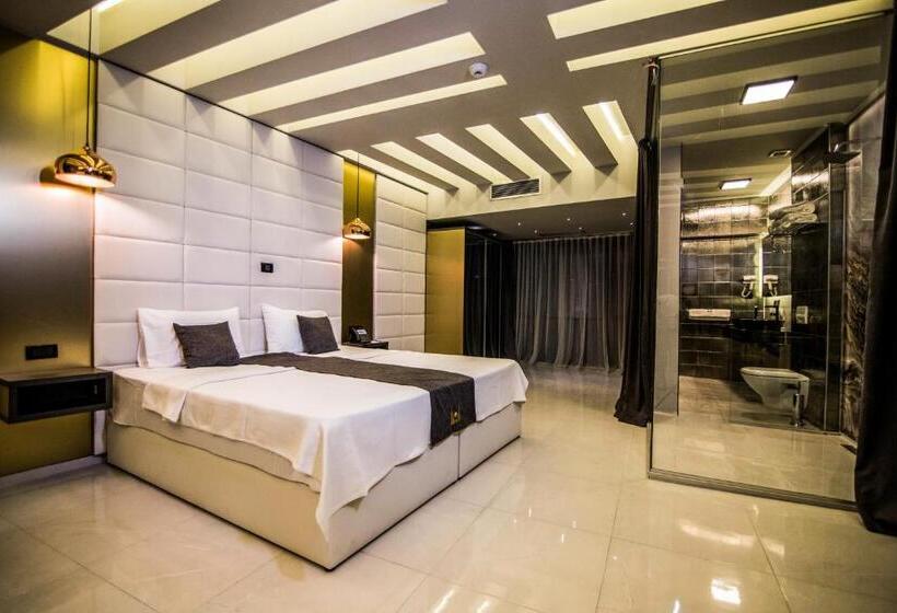 هتل International Palace