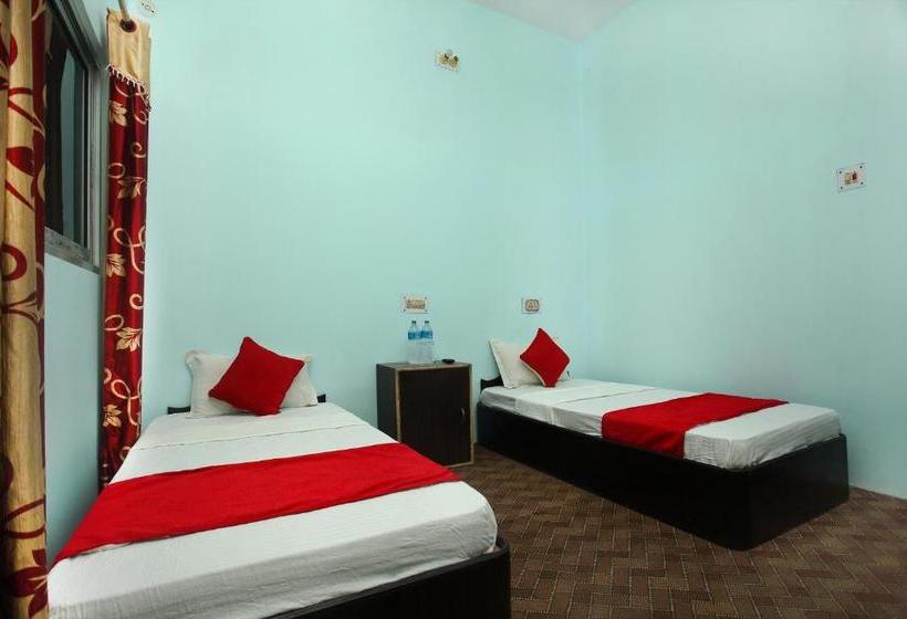 호텔 Spot On 489 The Roadhouse Restro And