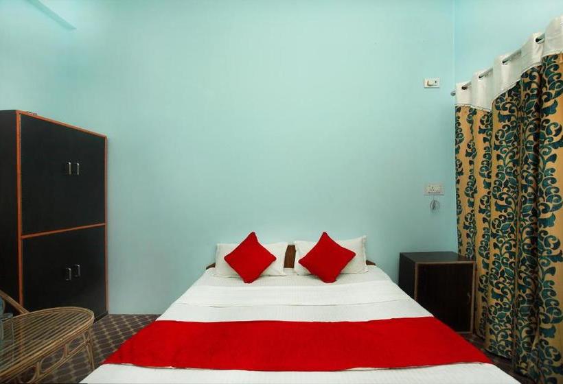 호텔 Spot On 489 The Roadhouse Restro And