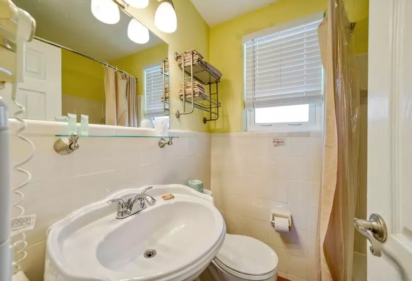 Camelot Beach Suites