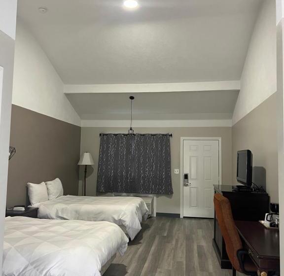 Captain's Lodge Motel