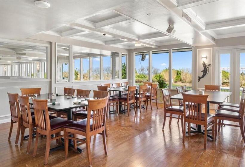 Carousel Resort Hotel And Condominiums