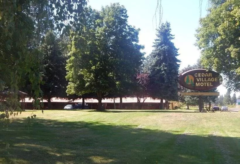 Cedar Village Motel