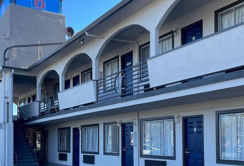 Motel 6 Richmond, Ca – Civic Center