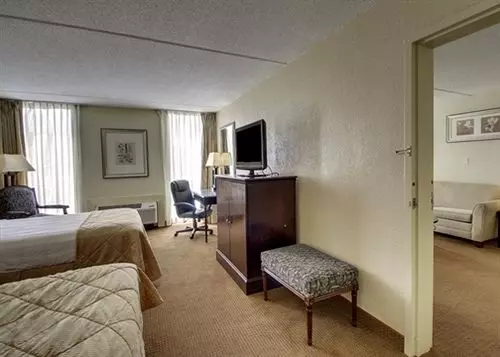 Clarion Hotel Airport