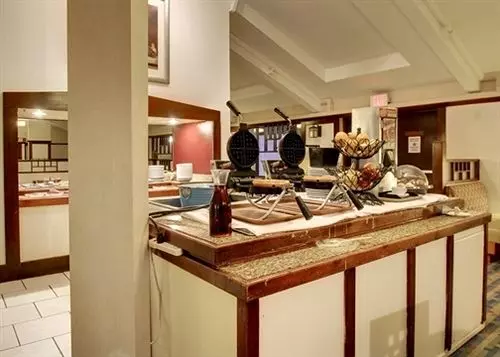 Clarion Hotel Airport