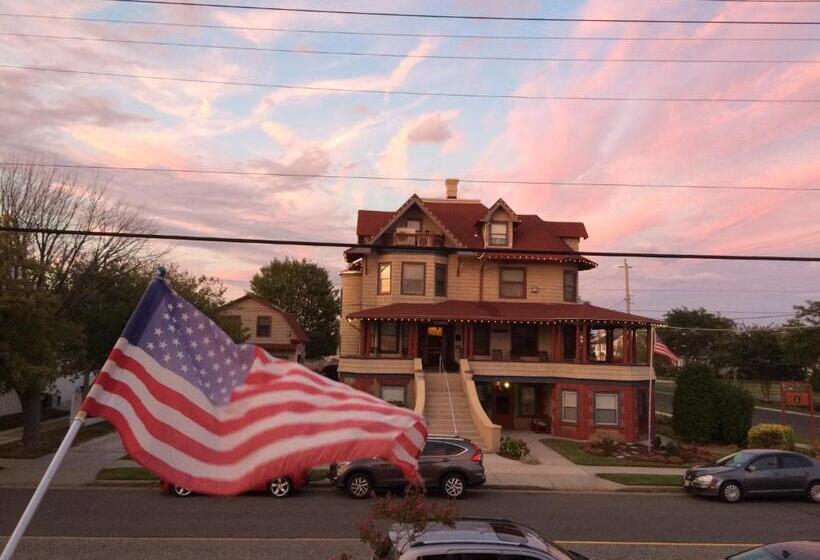 هتل 2310 Central Avenue