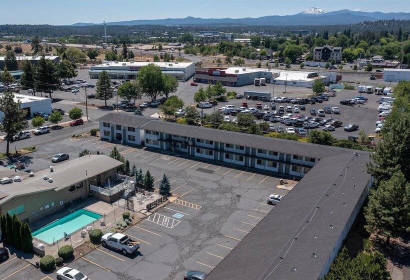 Hotelli Bend Inn & Suites