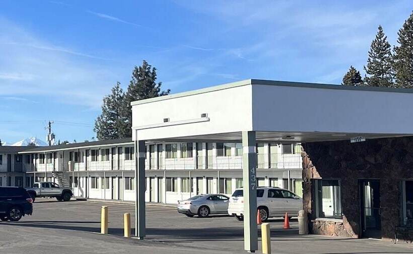 Hotelli Bend Inn & Suites