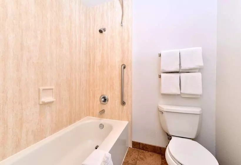 호텔 Bend Inn & Suites