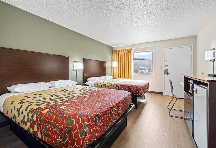 Hotelli Bend Inn & Suites