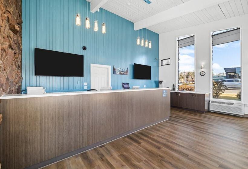 Hotelli Bend Inn & Suites