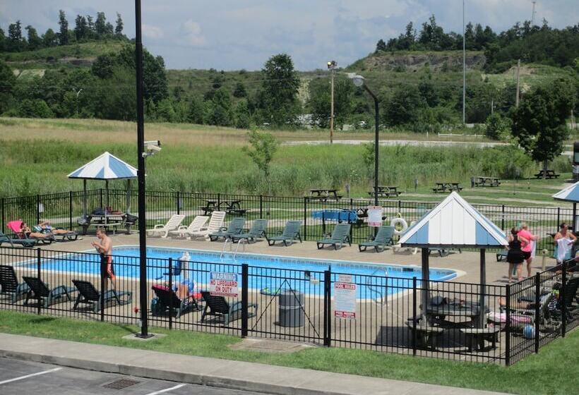 فندق Budget Host Westgate Inn