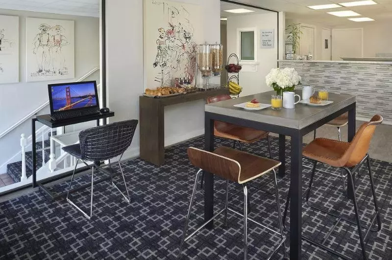 Hotelli Buena Vista Motor Inn