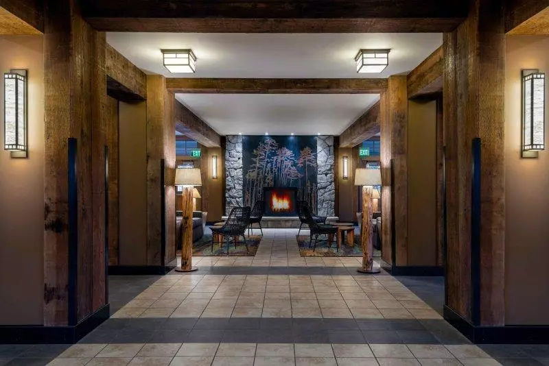 בית מלון כפרי Canyon Lodge & Cabins   Inside The Park