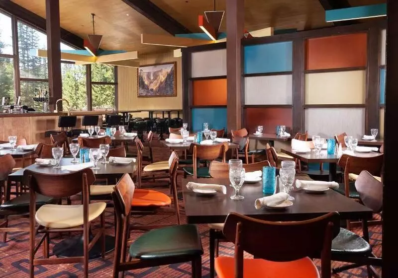 בית מלון כפרי Canyon Lodge & Cabins   Inside The Park