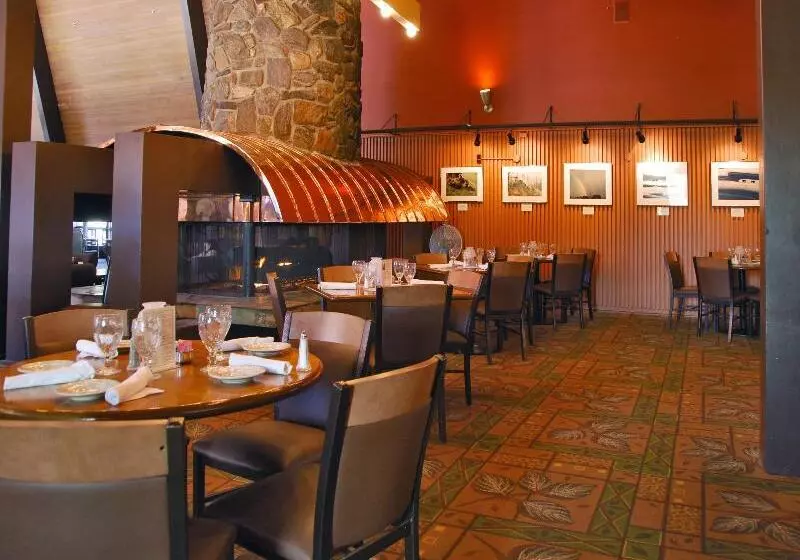 בית מלון כפרי Canyon Lodge & Cabins   Inside The Park