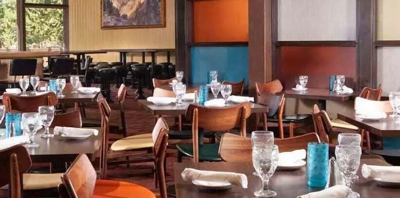 בית מלון כפרי Canyon Lodge & Cabins   Inside The Park