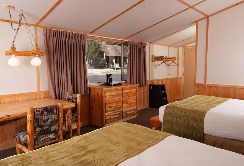 בית מלון כפרי Canyon Lodge & Cabins   Inside The Park