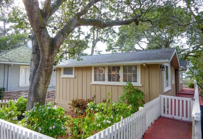 酒店 Carmel Fireplace Inn