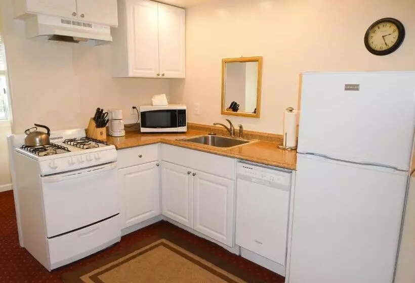 酒店 Carmel Fireplace Inn