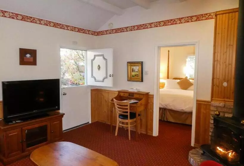 酒店 Carmel Fireplace Inn