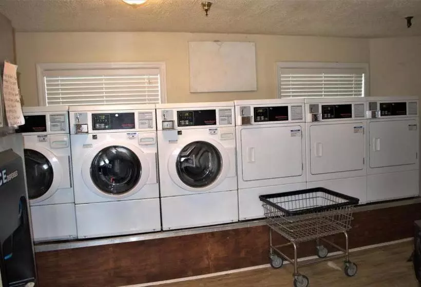 Отель Carrier Motor Lodge