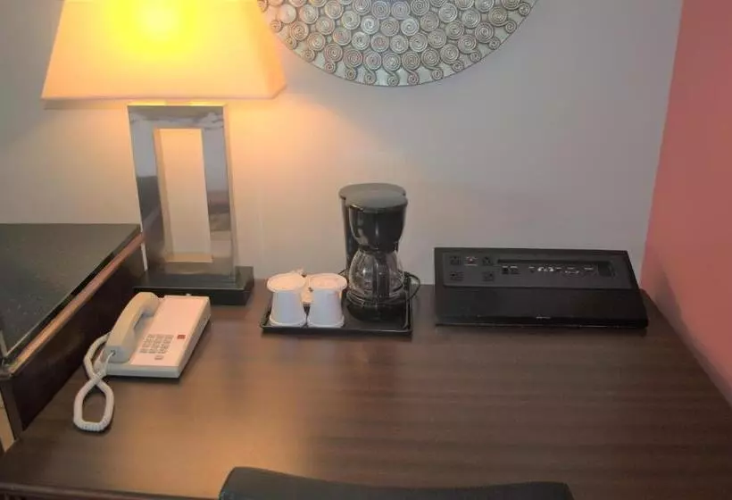 Отель Carrier Motor Lodge