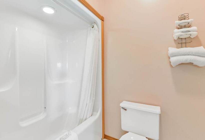 בית מלון כפרי Casa Loma Economy Inn