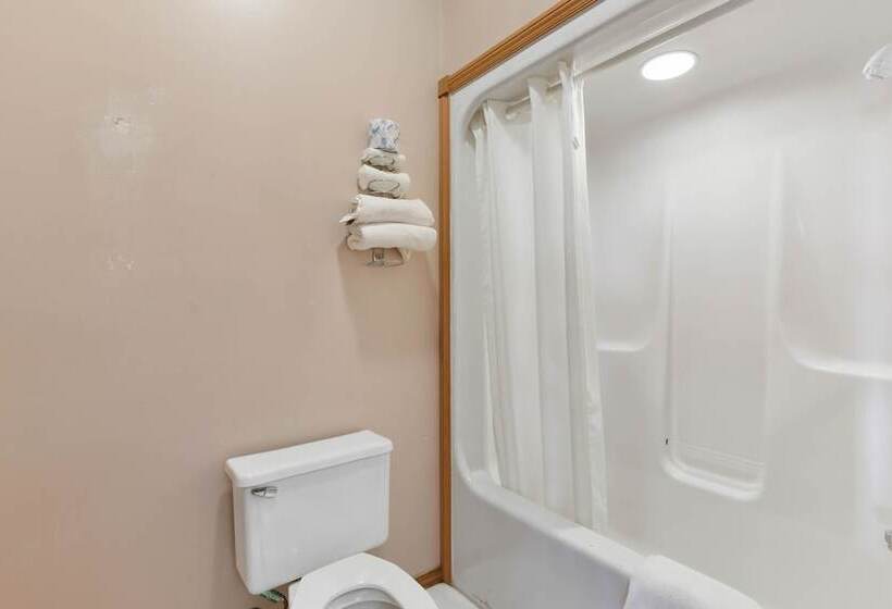 בית מלון כפרי Casa Loma Economy Inn