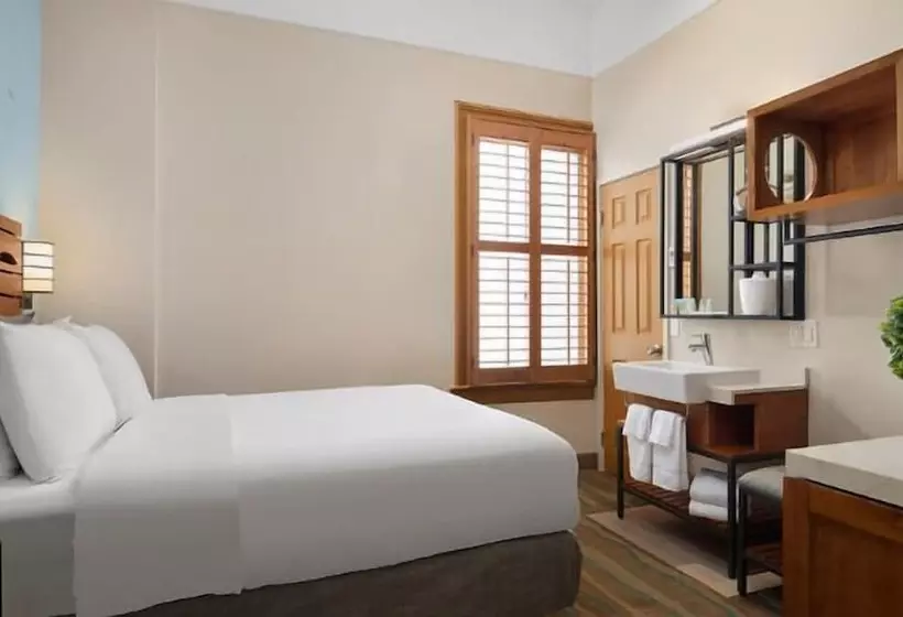 هتل Catalina Island Inn