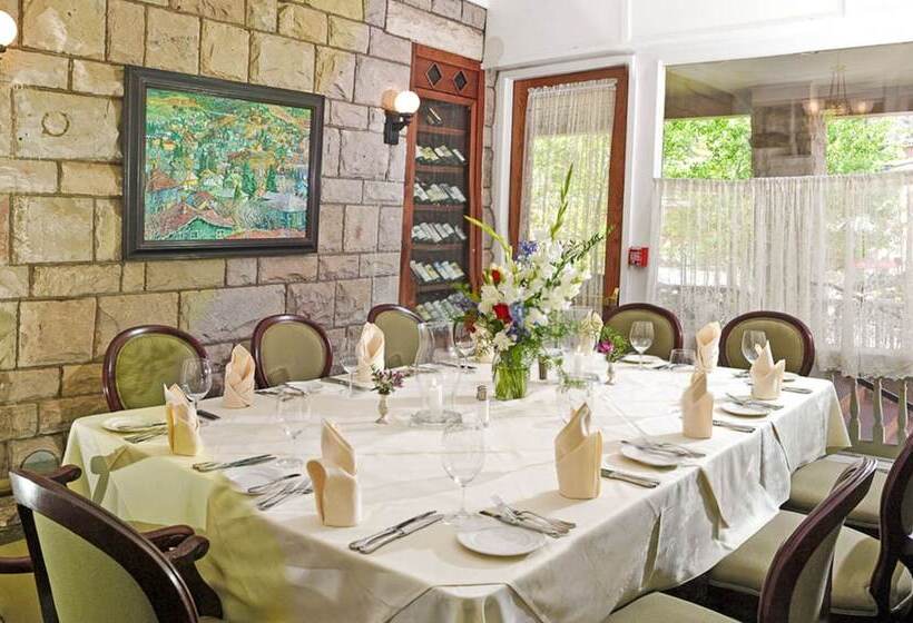 Отель Cliff House At Pikes Peak