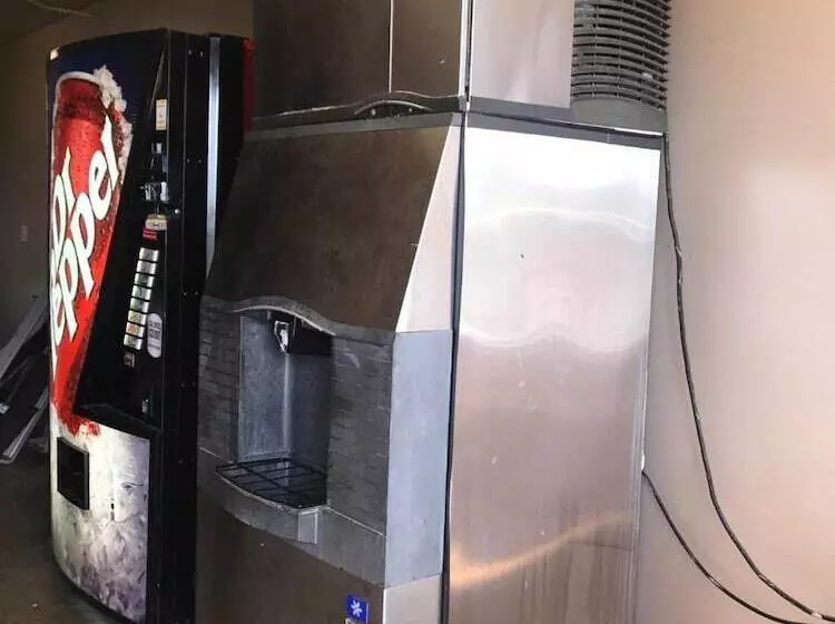 ホテル Red Carpet Inn