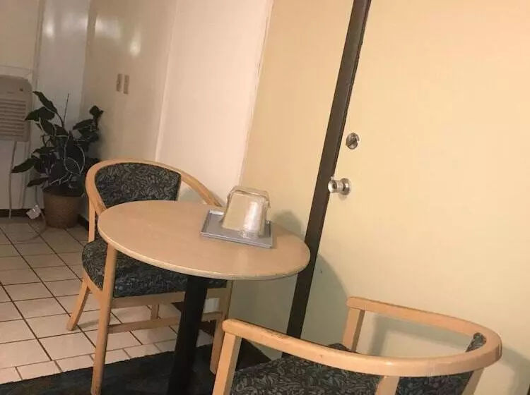 ホテル Red Carpet Inn