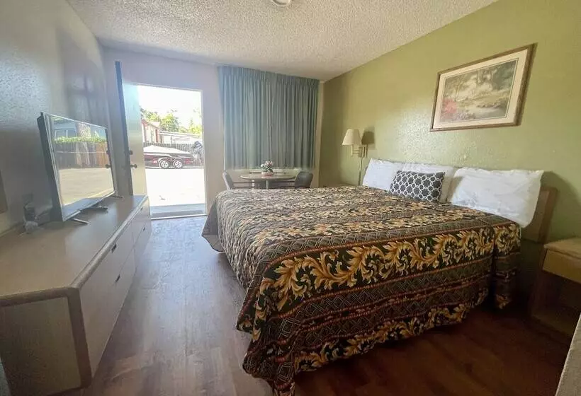 호텔 Regency Inn Lakeport