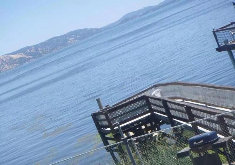 호텔 Regency Inn Lakeport