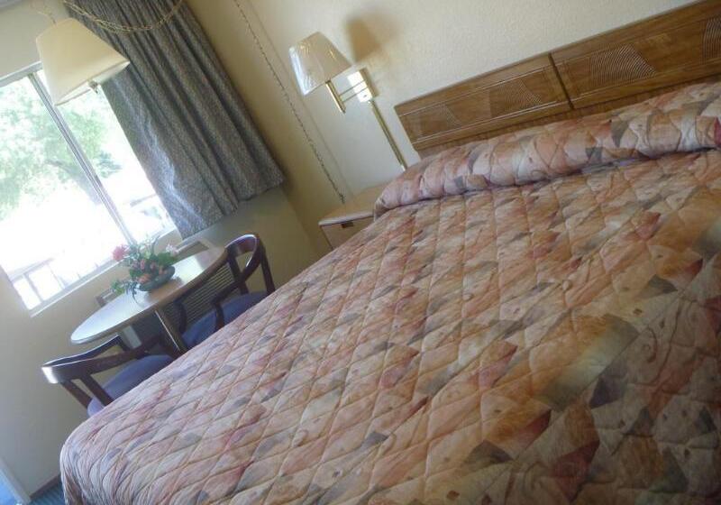 ホテル Regency Inn Lakeport