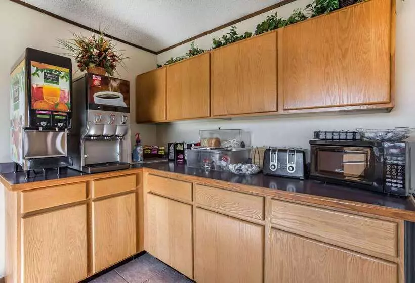 호텔 Rodeway Inn Pronghorn Lodge