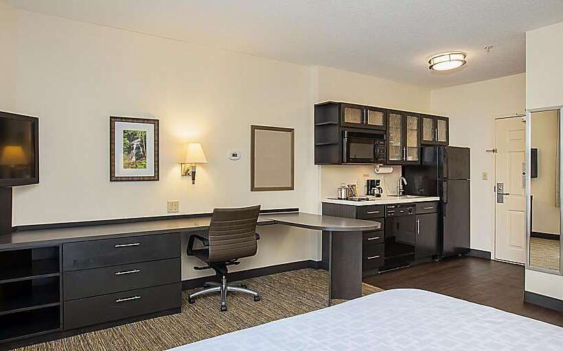 هتل Sonesta Simply Suites Miami Airport Doral