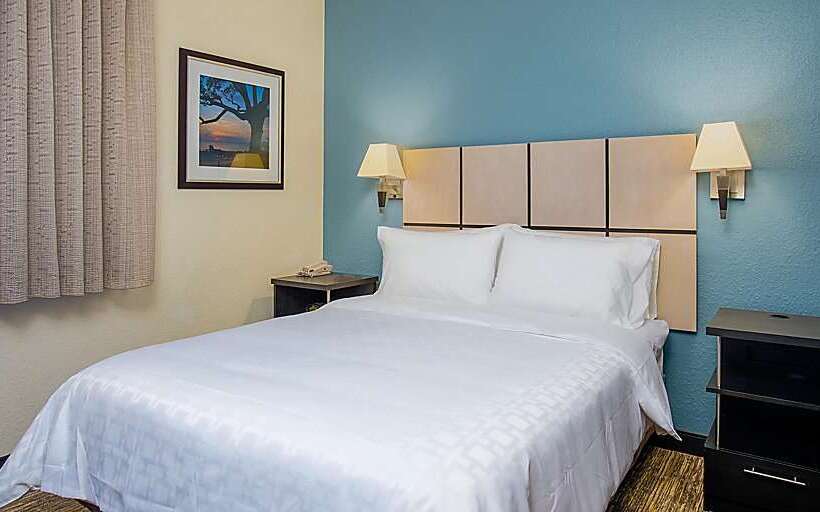 هتل Sonesta Simply Suites Miami Airport Doral
