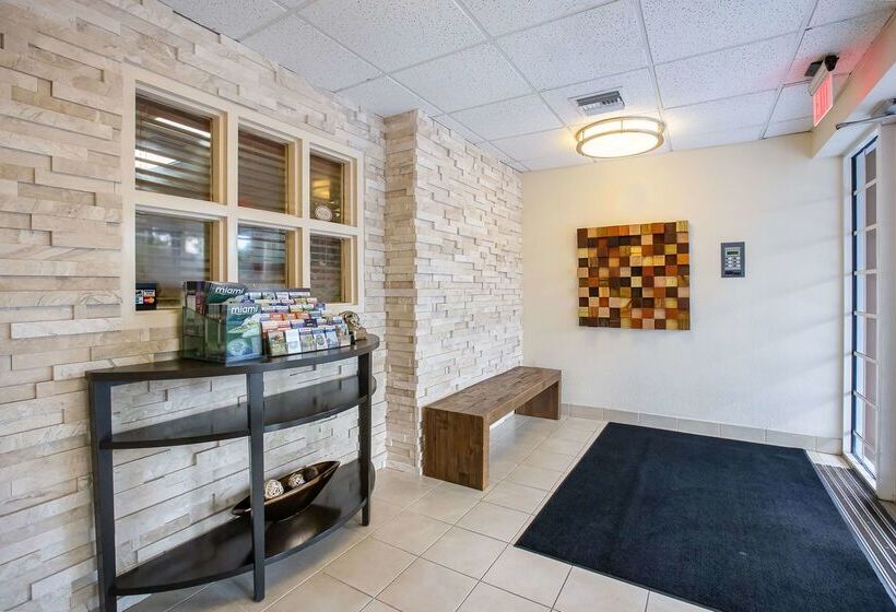 هتل Sonesta Simply Suites Miami Airport Doral