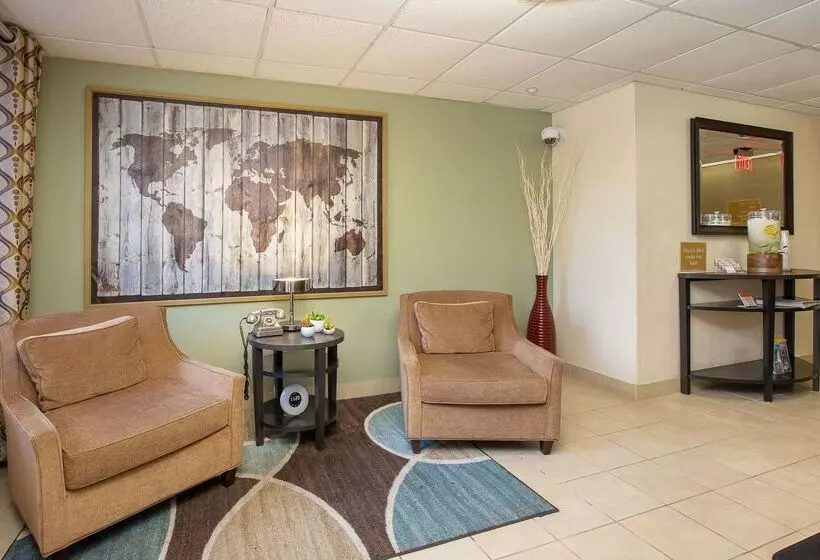 בית מלון כפרי Sonesta Simply Suites Miami Airport Doral